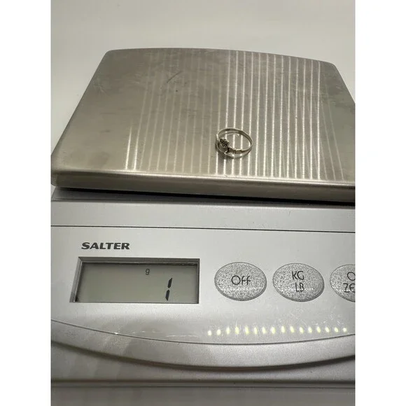 Vintage 925 Sterling Silver Claddagh Ring Size 7.5 Stands for Love, Loyalty - Picture 9 of 14